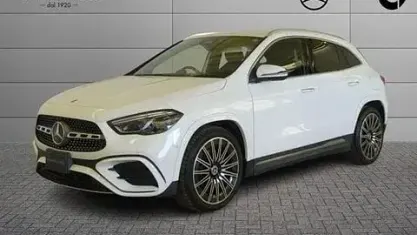 Käytetty Mercedes GLA200 AMG Line Premium Plus 150 HP (110 kW) 2024 Valkoinen Katumaasturi