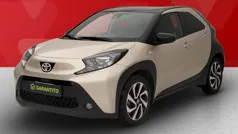 Ginger beige black Usata 2023 Toyota Aygo Trend Due volumi | 15.490 € (Buon prezzo)