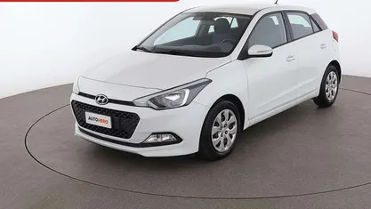 Usata 2016 Hyundai i20 Classic Tre volumi | 9299 € (Buon prezzo)