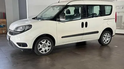 Usata Fiat Doblò Easy 120 CV (88 kW) 2019 Bianco Monovolume