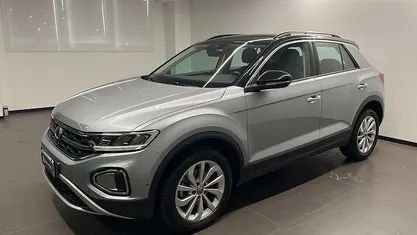 Usata VW T-Roc Life 110 CV (80 kW) 2022 Nero SUV