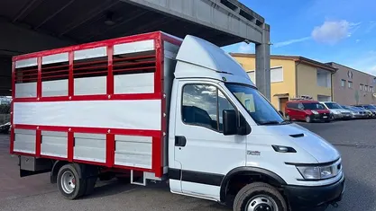 Usata Iveco Daily 125 CV (91 kW) 2002 Berlina