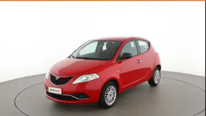 Usata Lancia Ypsilon Silver 95 CV (69 kW) 2018 Rosso Utilitaria