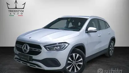 Usata Mercedes GLA200 Business 150 CV (110 kW) 2020 Argento SUV
