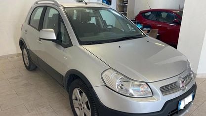 Usata Fiat Sedici Emotion 107 CV (78 kW) 2009 Grigio SUV