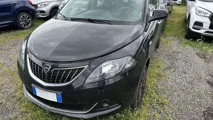 Usata Lancia Ypsilon S 70 CV (51 kW) 2024 Nero Utilitaria
