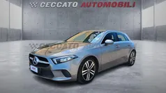 Grigio Usata 2022 Mercedes A180 Tre volumi | 25.175 € (Ottimo prezzo)