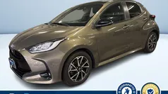 Usata 2021 Toyota Yaris Hybrid Lounge Tre volumi | 16.500 € (Buon prezzo)