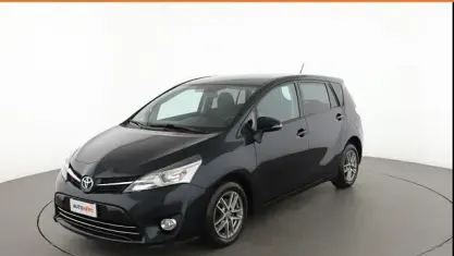 Usata Toyota Verso Active 112 CV (82 kW) 2016 Blu Monovolume