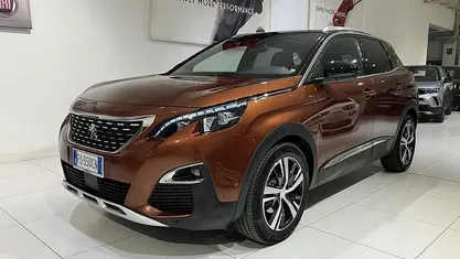 Bronzo Usata 2018 Peugeot 3008 GT-line Tre volumi | 17.000 € (Molto cara)