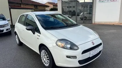 Usata Fiat Punto Street 77 CV (56 kW) 2014 Bianco Utilitaria