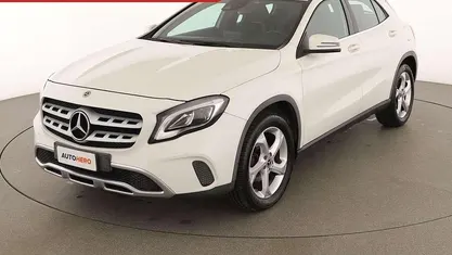 Usata Mercedes GLA200 136 CV (100 kW) 2017 Bianco SUV