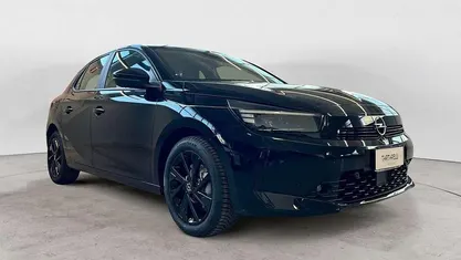 Nero Nuova 2025 Opel Corsa Tre volumi | 16.350 € (Buon prezzo)