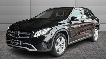 Second-hand Mercedes GLA200 136 CP (100 kW) 2019 Negru SUV