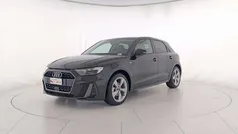 Nero mito metallizzato grigio manhattan metallizzato Nuova 2024 Audi A1 Sportback S-Line Due volumi | 30.900 € (Buon prezzo)