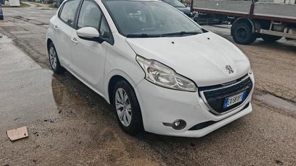 Usata Peugeot 208 95 CV (69 kW) 2015 Bianco Utilitaria