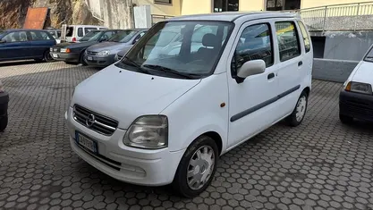 Usata Opel Agila 75 CV (55 kW) 2002 Bianco Monovolume