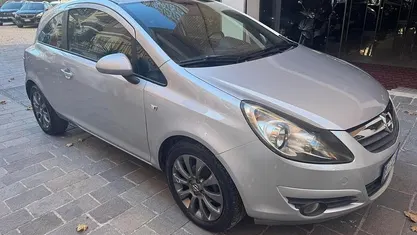 Usata 2010 Opel Corsa Edition Due volumi | 2950 € (Buon prezzo)