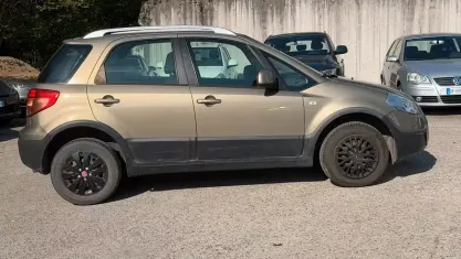 Usata Fiat Sedici 120 CV (88 kW) 2008 Marrone SUV