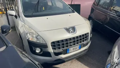 Usata Peugeot 3008 Premium 150 CV (110 kW) 2011 Bianco Station wagon
