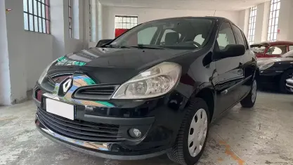 Usata Renault Clio II Dynamique 98 CV (72 kW) 2006 Nero Berlina