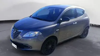 Usata Lancia Ypsilon Gold 69 CV (50 kW) 2013 Grigio Utilitaria
