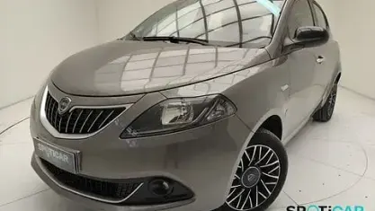 Usata Lancia Ypsilon S 70 CV (51 kW) 2024 Grigio Utilitaria