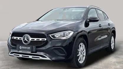 Usata Mercedes GLA180 Business 116 CV (85 kW) 2021 Nero SUV