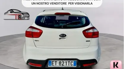 Usata Kia Rio 75 CV (55 kW) 2014 Bianco Berlina