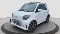 Bianco + tetto nero Usata 2022 Smart ForTwo Electric Drive Cabrio | 16.900 € (Buon prezzo)