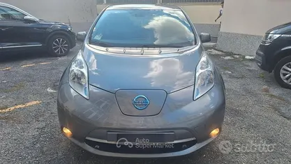 Grigio Usata 2015 Nissan Leaf Tekna Due volumi | 3950 €