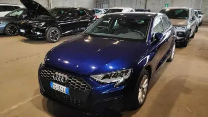 Usata Audi A3 Sportback g-tron Business 131 CV (96 kW) 2023 Blu Utilitaria