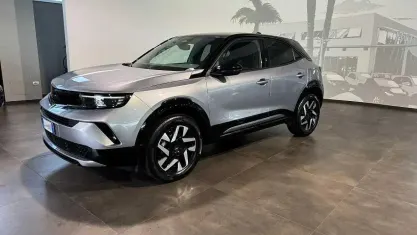 Usata Opel Mokka 131 CV (96 kW) 2025 Grigio SUV