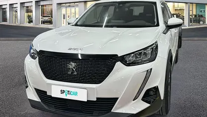 Usata Peugeot 2008 Active 131 CV (96 kW) 2021 Bianco SUV