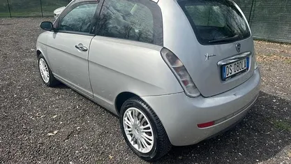 Usata Lancia Ypsilon 59 CV (43 kW) 2008 Argento Utilitaria