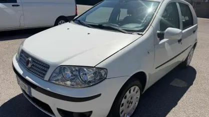Usata Fiat Punto Active 60 CV (44 kW) 2010 Bianco Utilitaria