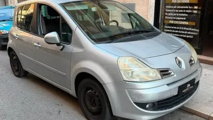 Usata Renault Modus 88 CV (64 kW) 2011 Grigio Monovolume