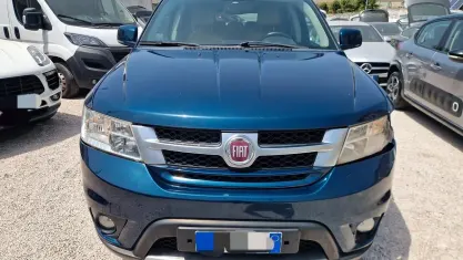 Usata Fiat Freemont Lounge 170 CV (125 kW) 2015 Blu SUV
