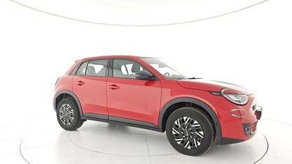 Usado Fiat 600 136 CV (100 kW) 2024 Rojo SUV