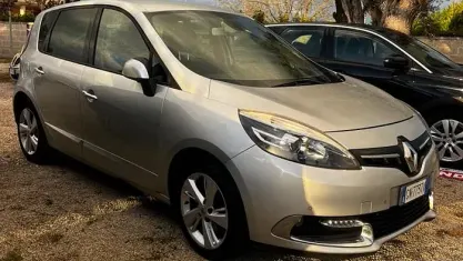 Usata Renault Scénic 110 CV (80 kW) 2015 Grigio Monovolume