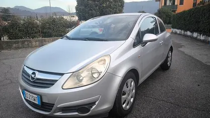 Grigio Usata 2010 Opel Corsa Due volumi | 3900 € (Buon prezzo)