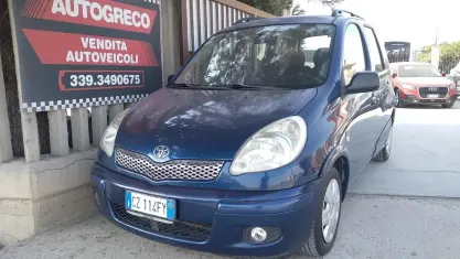 Usata Toyota Yaris Verso Sol 75 CV (55 kW) 2005 Blu Monovolume