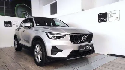 Usata Volvo XC40 Core 129 CV (94 kW) 2022 Argento SUV