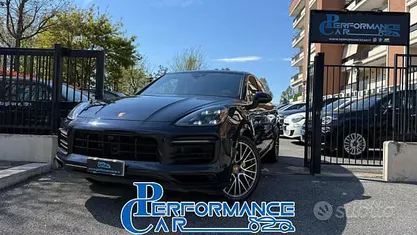 Usata Porsche Cayenne 340 CV (250 kW) 2022 Blu metallizzato SUV