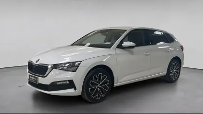 Usata Skoda Scala Ambition 90 CV (66 kW) 2021 Bianco / pastello Utilitaria