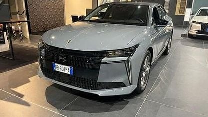 Uusi DS Automobiles DS4 145 HP (106 kW) 2026 Harmaa Katumaasturi