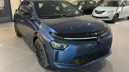 Blu Usata 2024 Lancia Ypsilon Due volumi | 17.990 € (Molto cara)