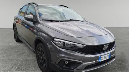 Grigio Usata 2022 Fiat Tipo Cross Tre volumi | 14.900 € (Buon prezzo)