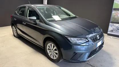 Usata Seat Ibiza Style 80 CV (58 kW) 2023 Grigio metallizzato Utilitaria