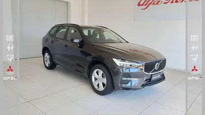 Grigio scuro Usata 2023 Volvo XC60 Business Edition SUV | 37.490 € (Super prezzo)